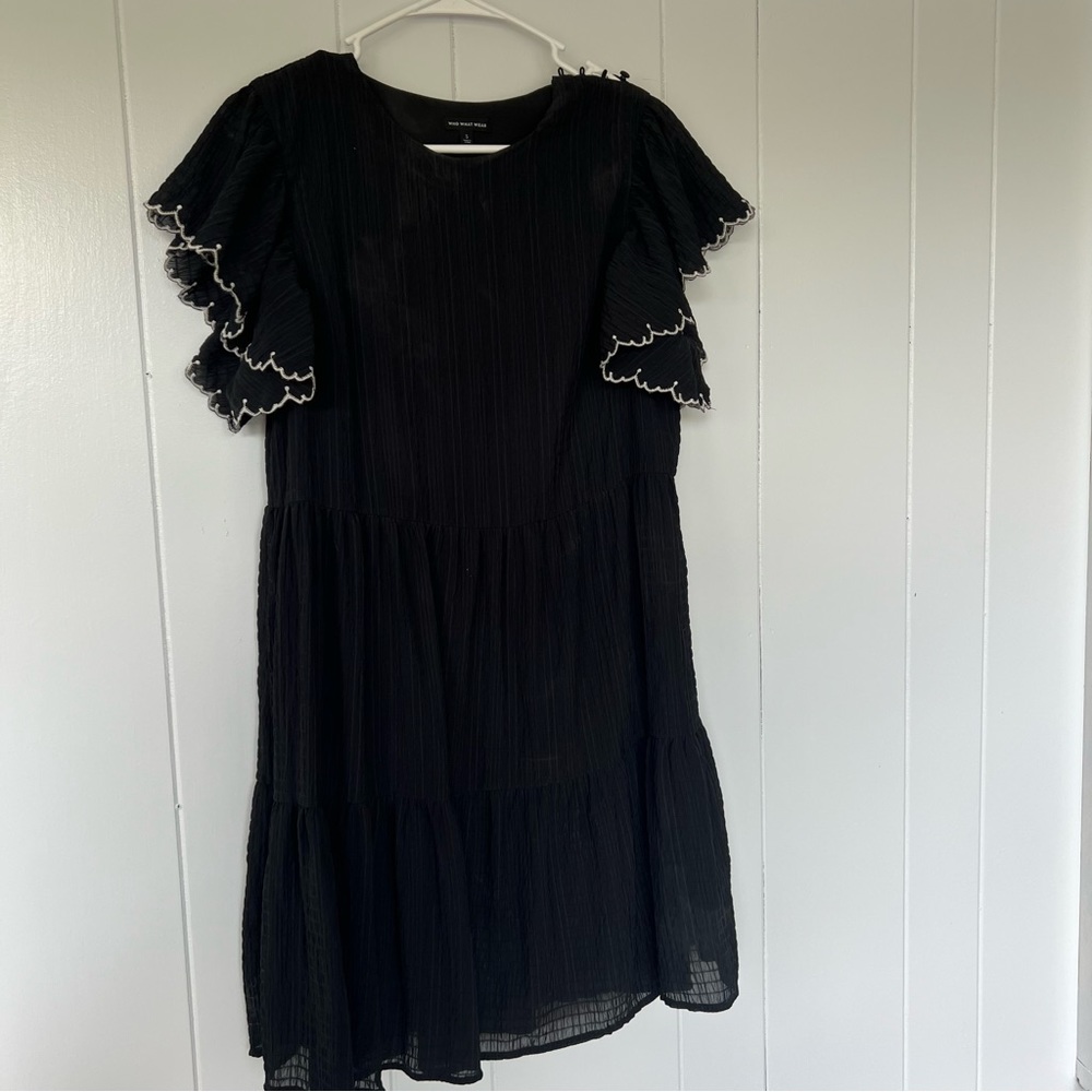 Who what wear black ruffle sleeve dress with white lace detail
